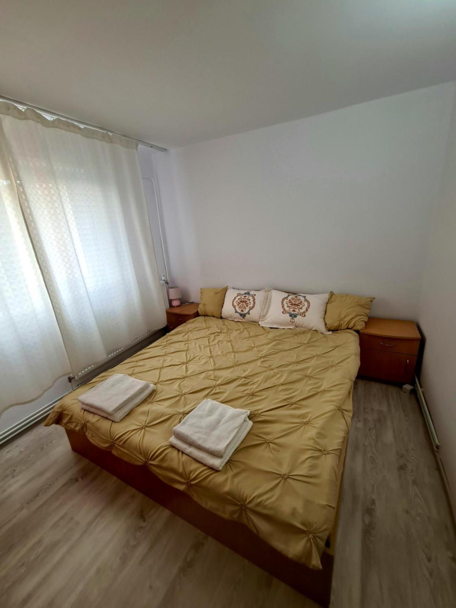 Apartament 2 Camere Etaj 4 Din 4 Craiova Exteriör bild